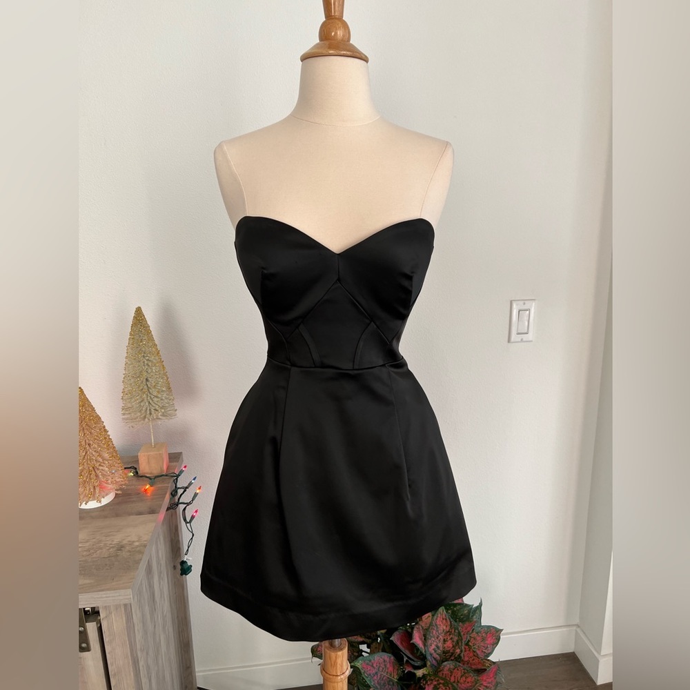 Bebe Angela Sculpted Strapless Sweetheart Black Dress- Size 2